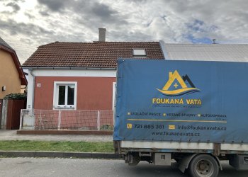 Zateplení staršího rodinného domu foukanou vatou